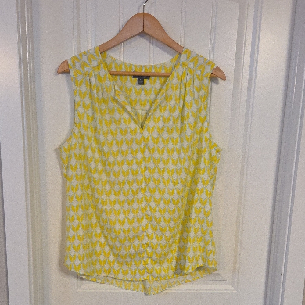 Market & Spruce Yellow and White Sleeveless Blouse